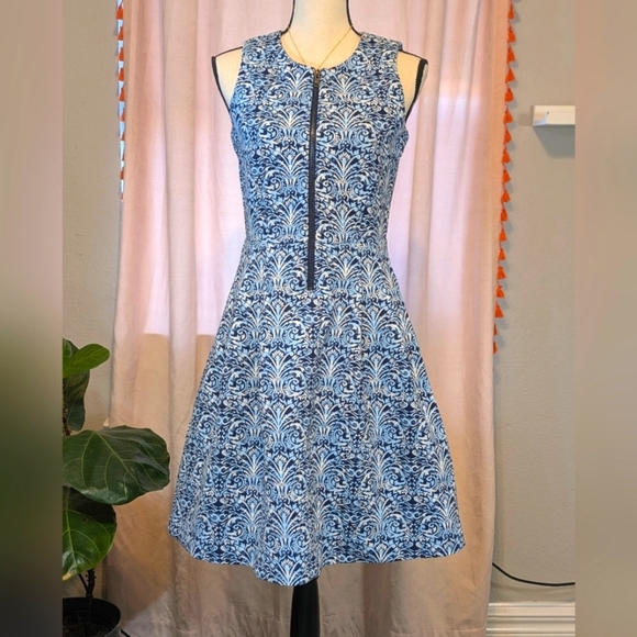 J. McLaughlin Dresses & Skirts - J. McLaughlin Scuba Zip Front A-Line Dress Blue White Women’s Small